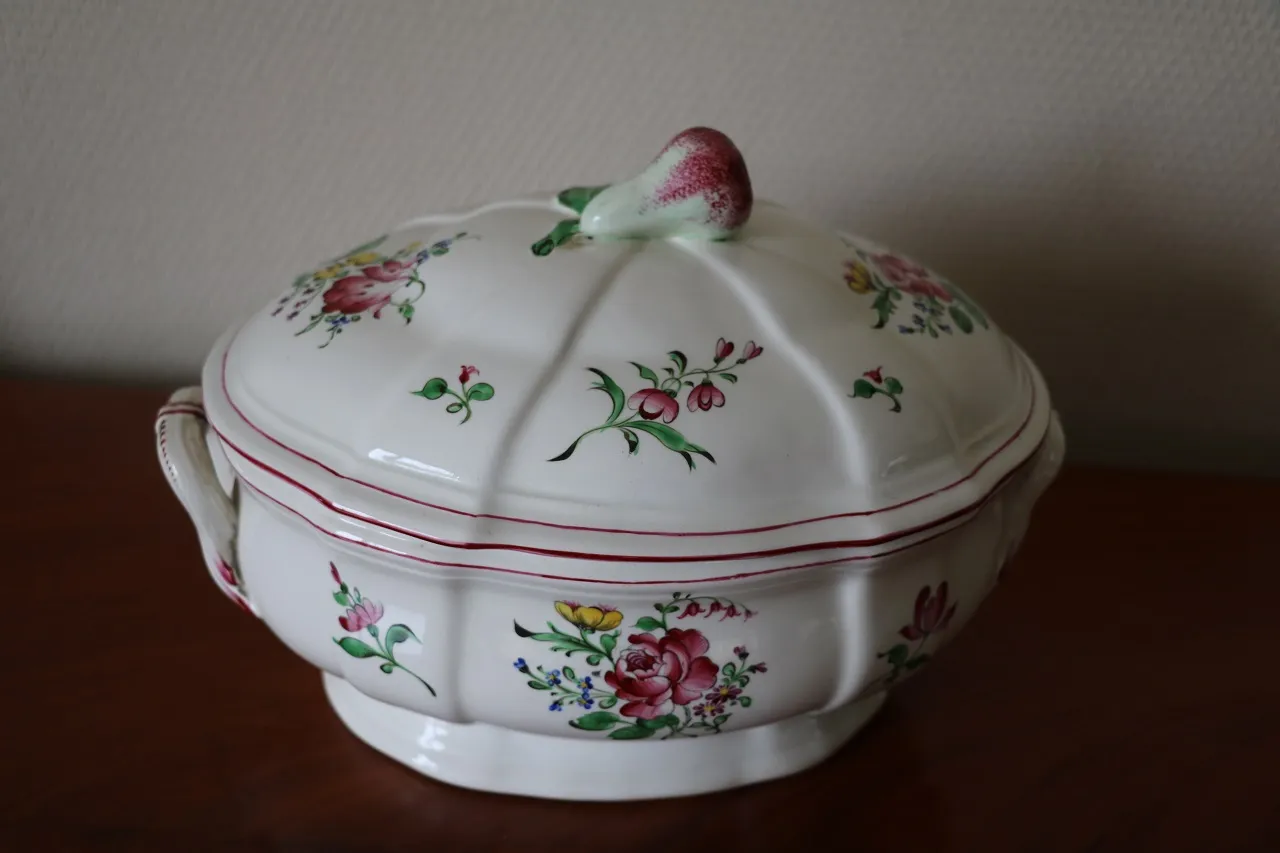 Légumier en faïence de Lunéville